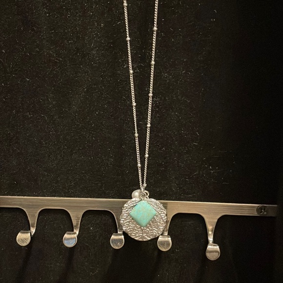 Vintage Lia Sophia Necklace Turquoise Look On Embossed Silver Leaf - Picture 2 of 4